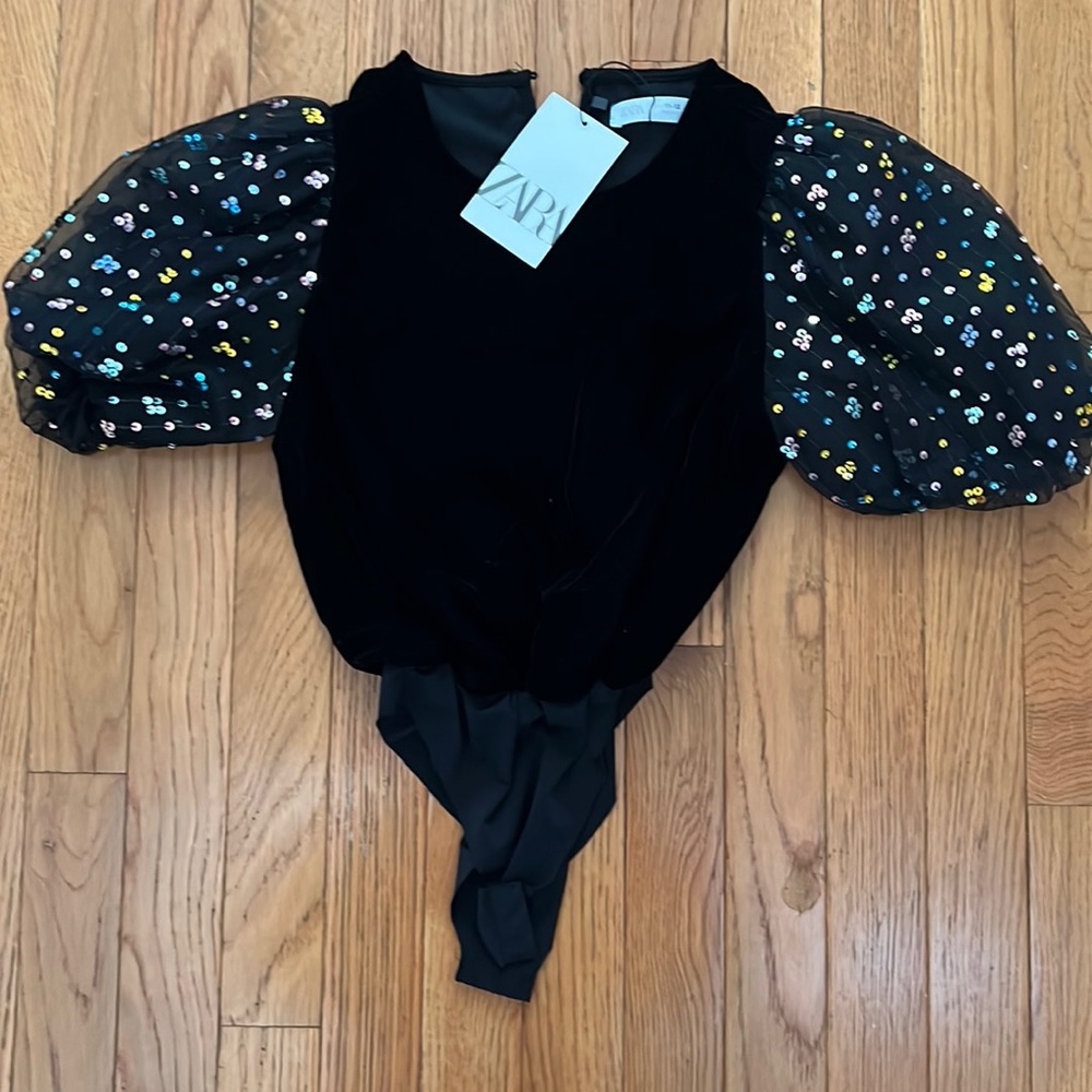 Zara puff sleeve spark velour bodysuit